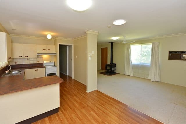 19 Leahy Drive, KINGSTHORPE QLD 4400, Kingsthorpe - Thumbnail 2