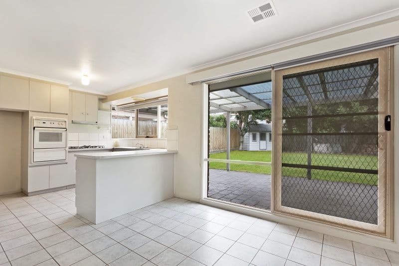 10 Llewellyn Avenue, Aspendale Gardens VIC 3195, Aspendale Gardens - Thumbnail 3