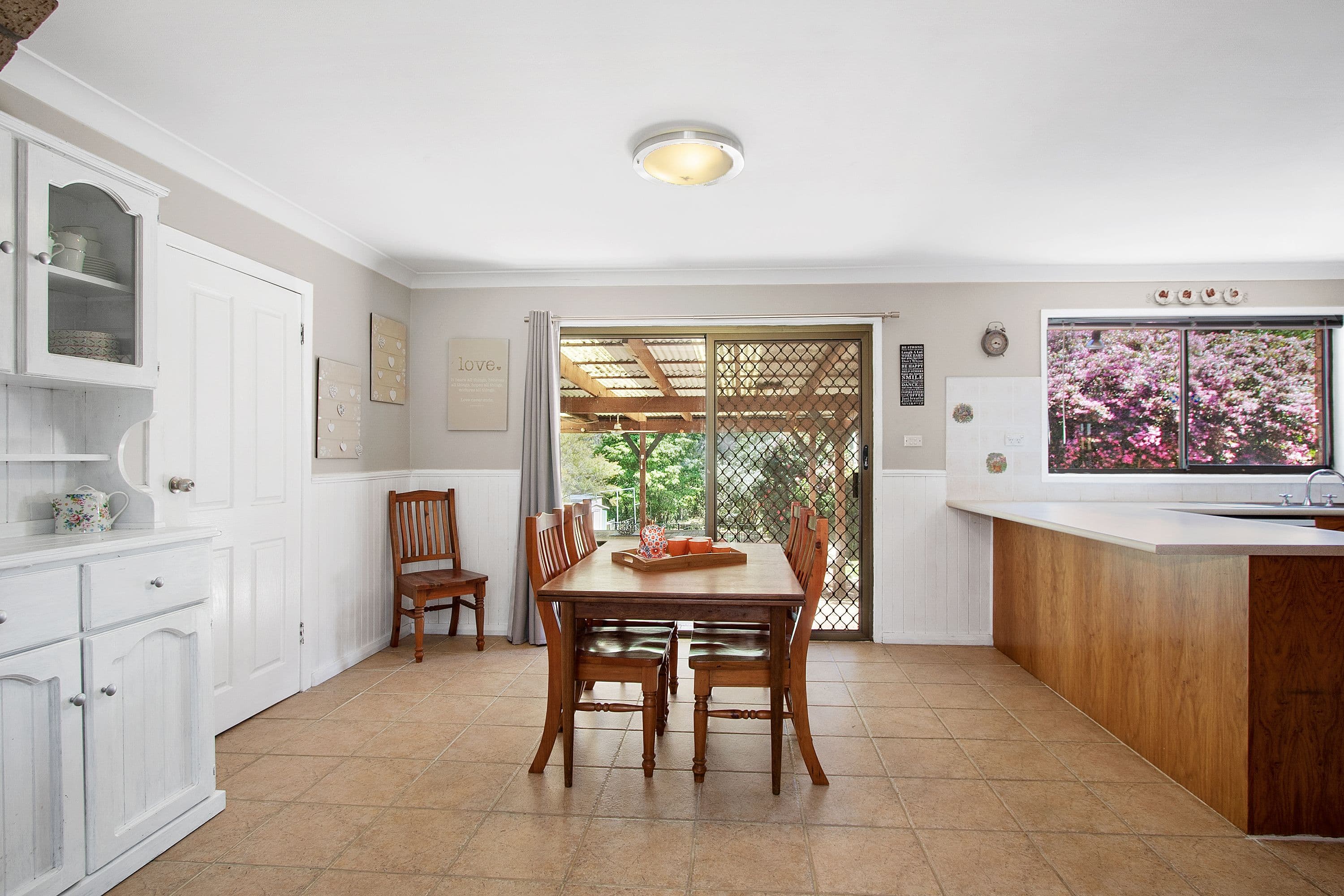 280 Lieutenant Bowen Drive, Bowen Mountain - Thumbnail 6