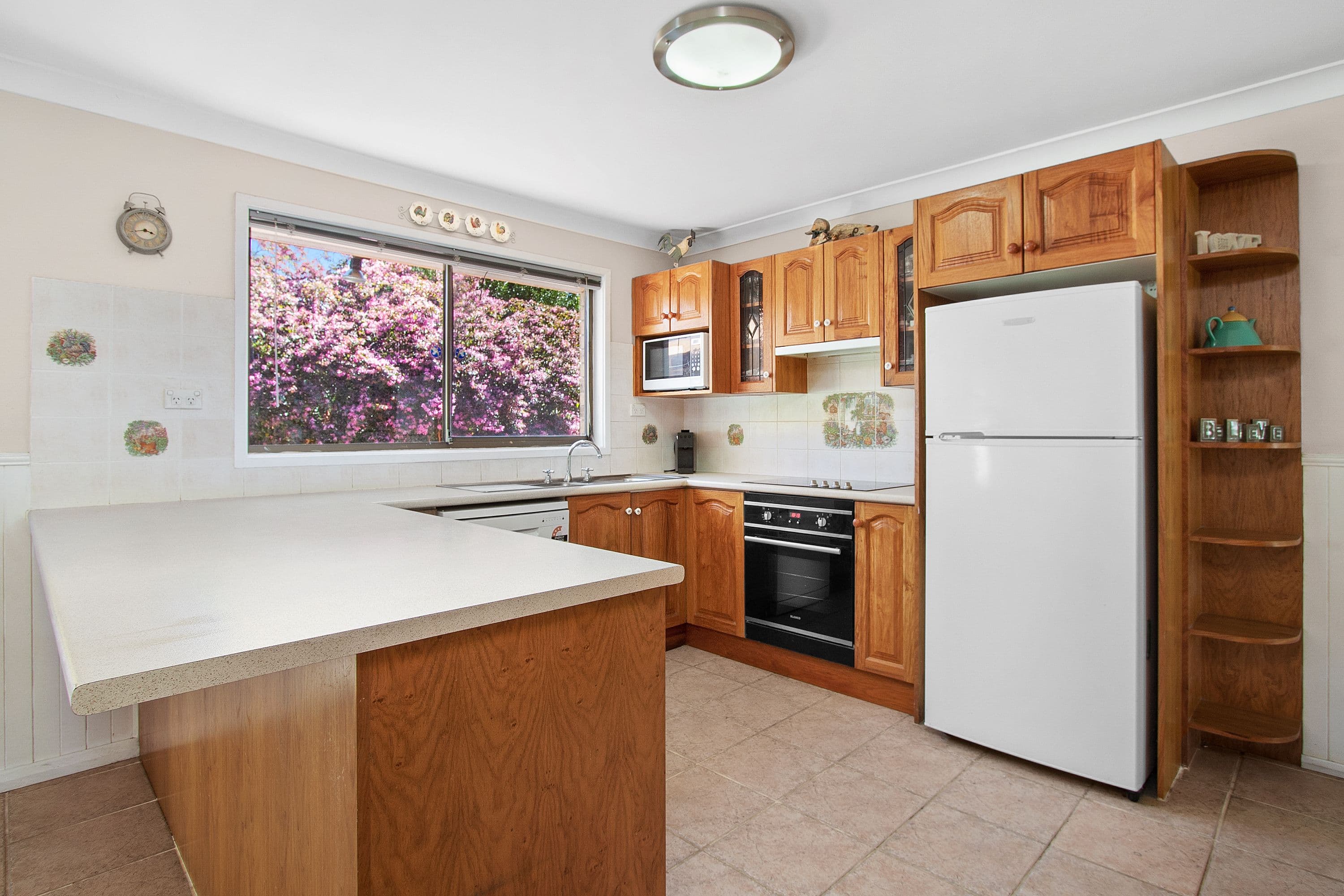280 Lieutenant Bowen Drive, Bowen Mountain - Thumbnail 7