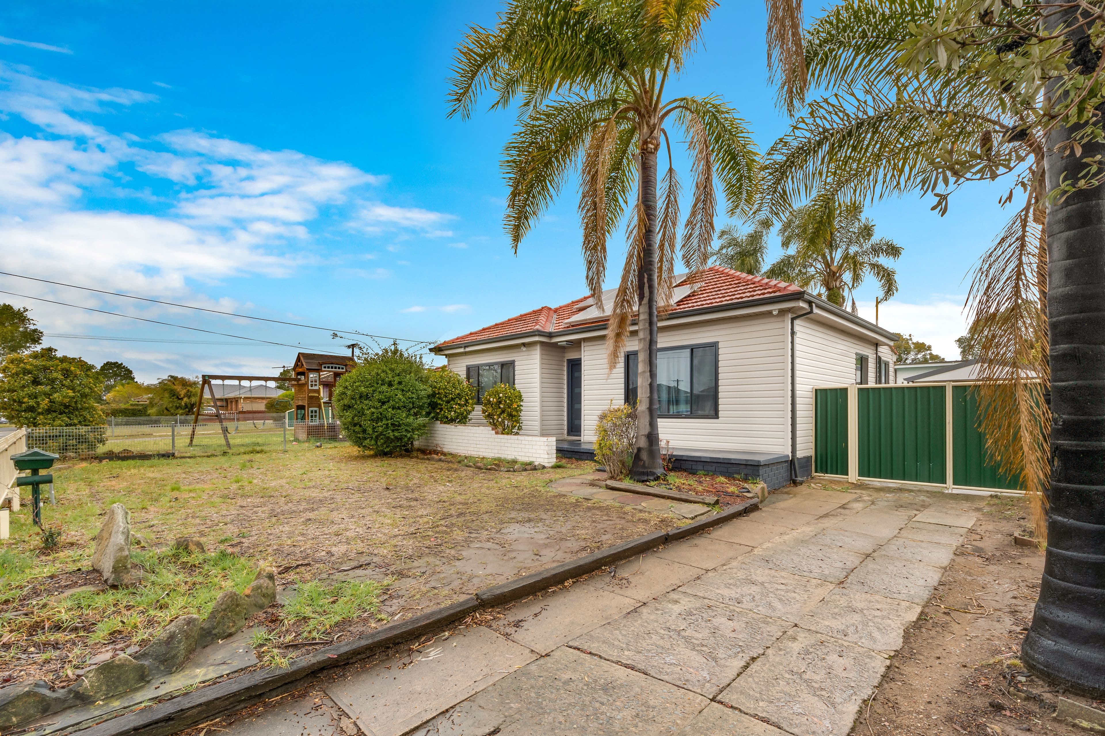 17 First Avenue, Macquarie Fields - Image 1