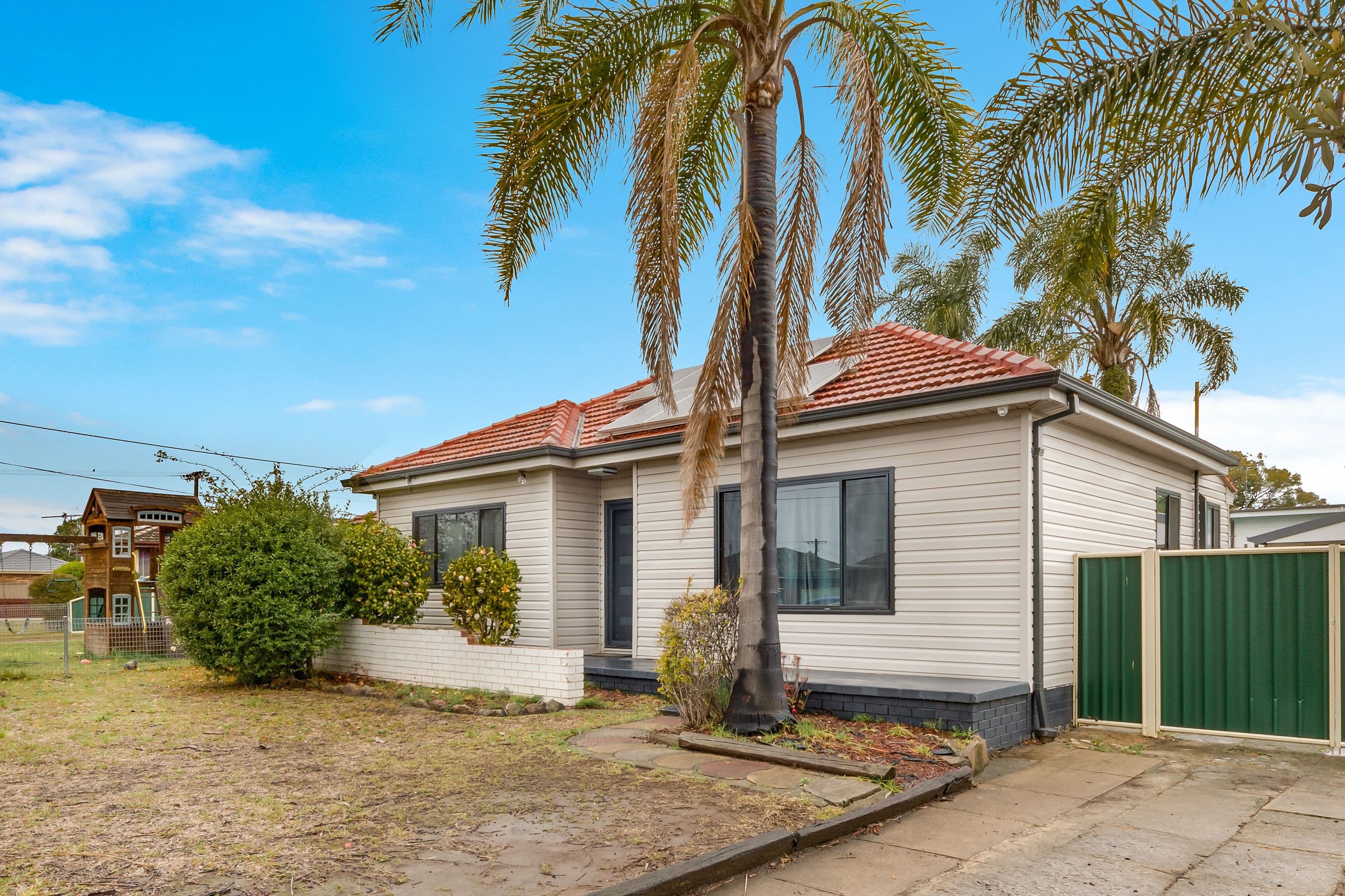 17 First Avenue, Macquarie Fields - Thumbnail 2