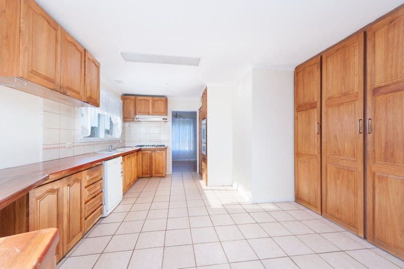 1 Valley Court, Craigieburn VIC 3064, Craigieburn - Thumbnail 2