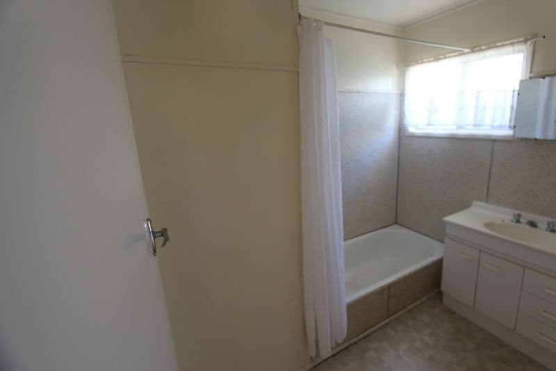 150 Galatea Street, CHARLEVILLE QLD 4470, Charleville - Thumbnail 8