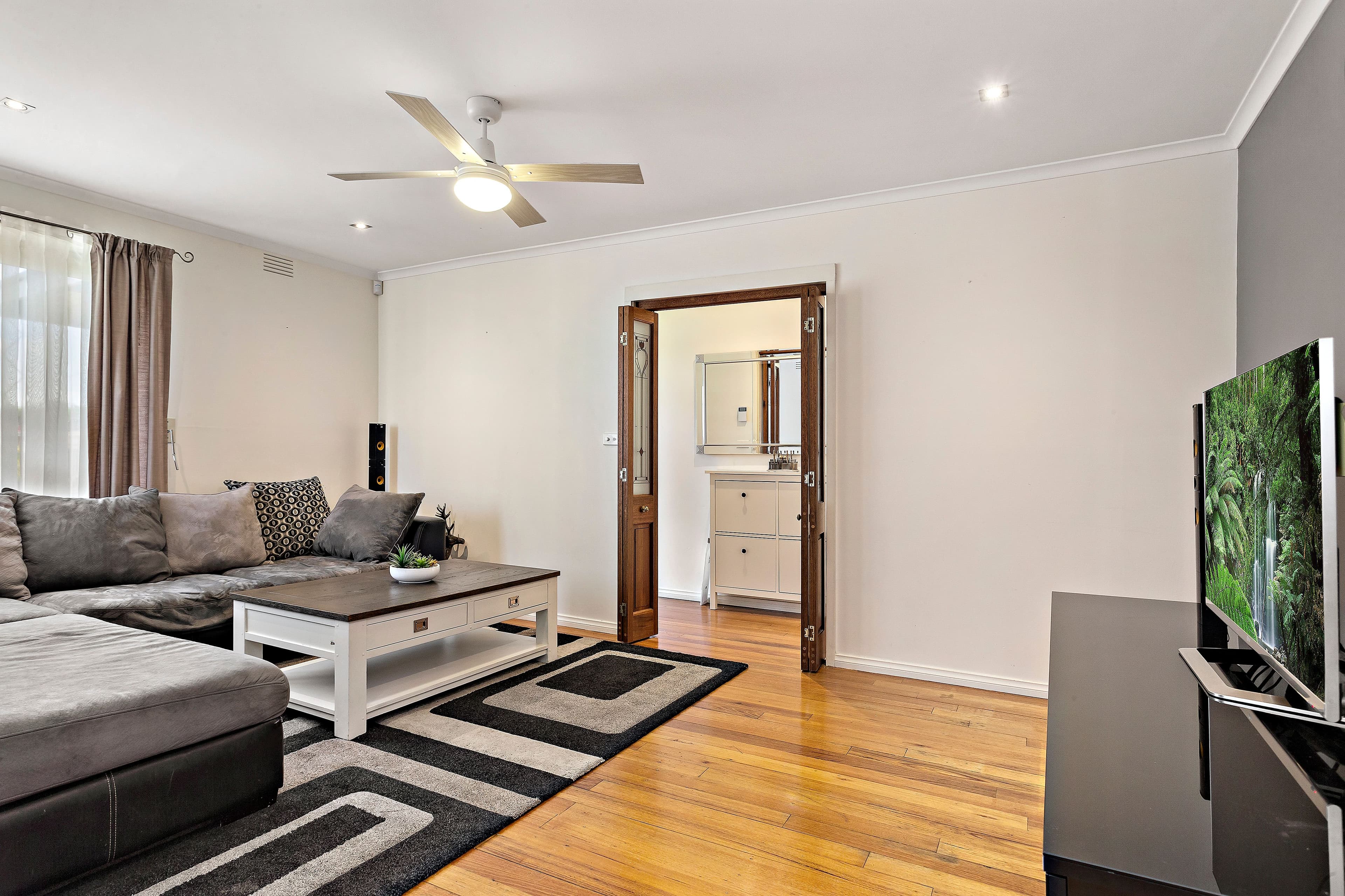 238 Darebin Drive, Lalor VIC 3075, Lalor - Thumbnail 2