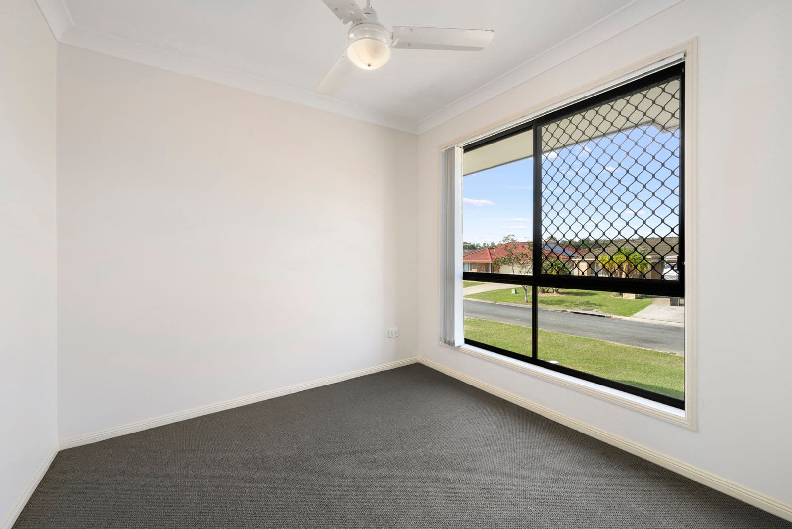27 Riverbend Crescent, Morayfield QLD 4506, Morayfield - Thumbnail 2