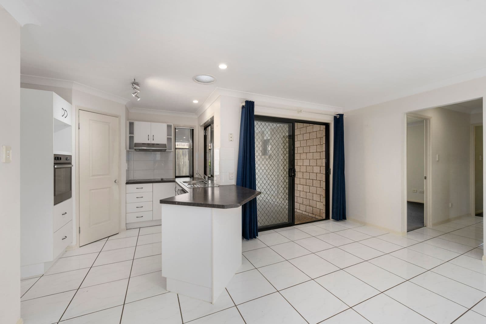 27 Riverbend Crescent, Morayfield QLD 4506, Morayfield - Thumbnail 7
