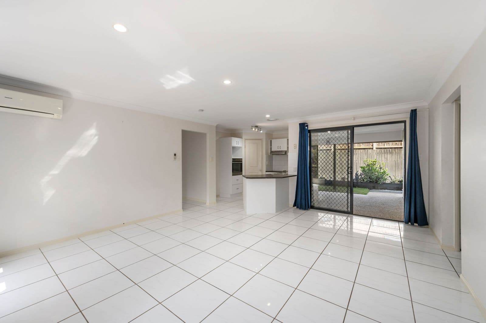 27 Riverbend Crescent, Morayfield QLD 4506, Morayfield - Thumbnail 8