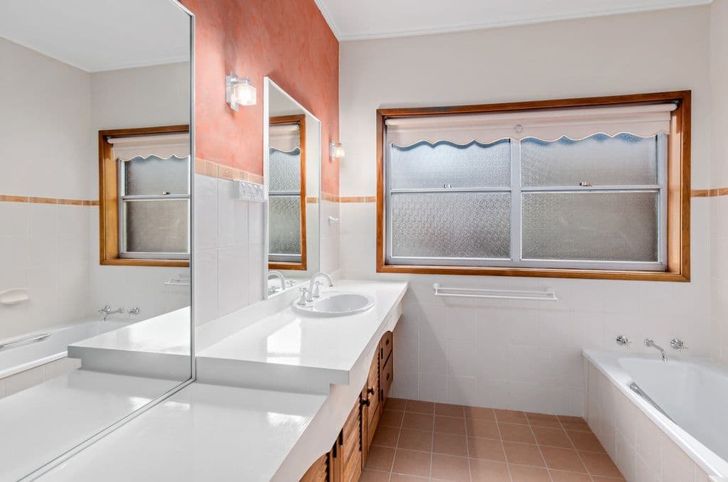 17 Bruce Avenue, Mount Warrigal - Thumbnail 5