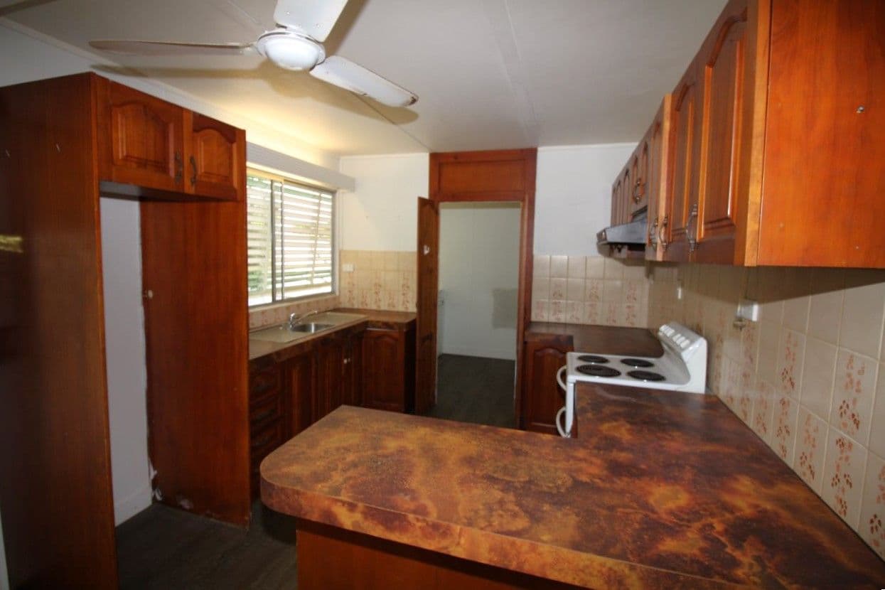 96 King Street, CHARTERS TOWERS CITY QLD 4820, Charters Towers City - Thumbnail 2