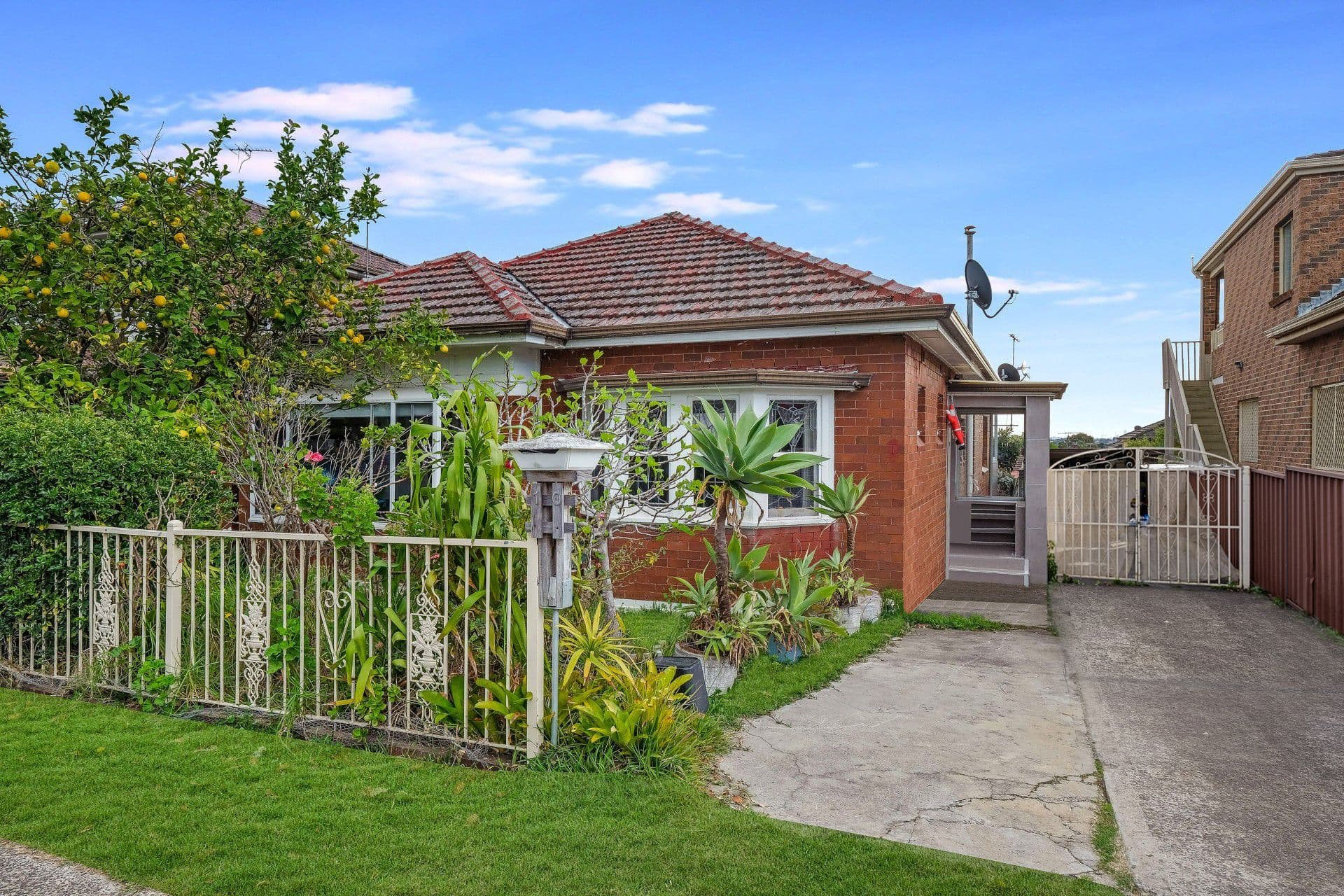 10 Crosby Avenue, Hurstville NSW 2220, Hurstville - Image 1