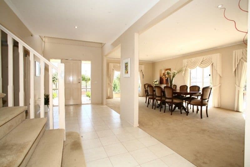 11-12 Bailey View Court, NARRE WARREN NORTH VIC 3804, Narre Warren North - Thumbnail 2