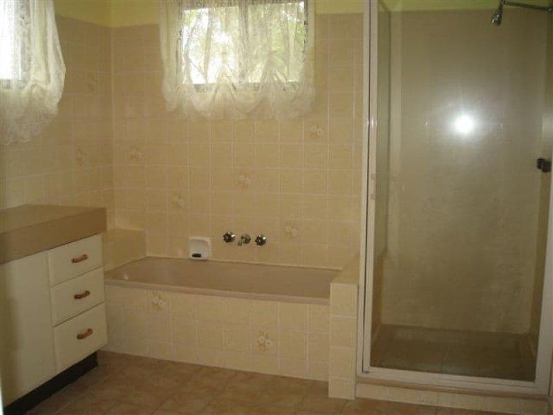 7 Everingham Avenue, ROMA QLD 4455, Roma - Thumbnail 3