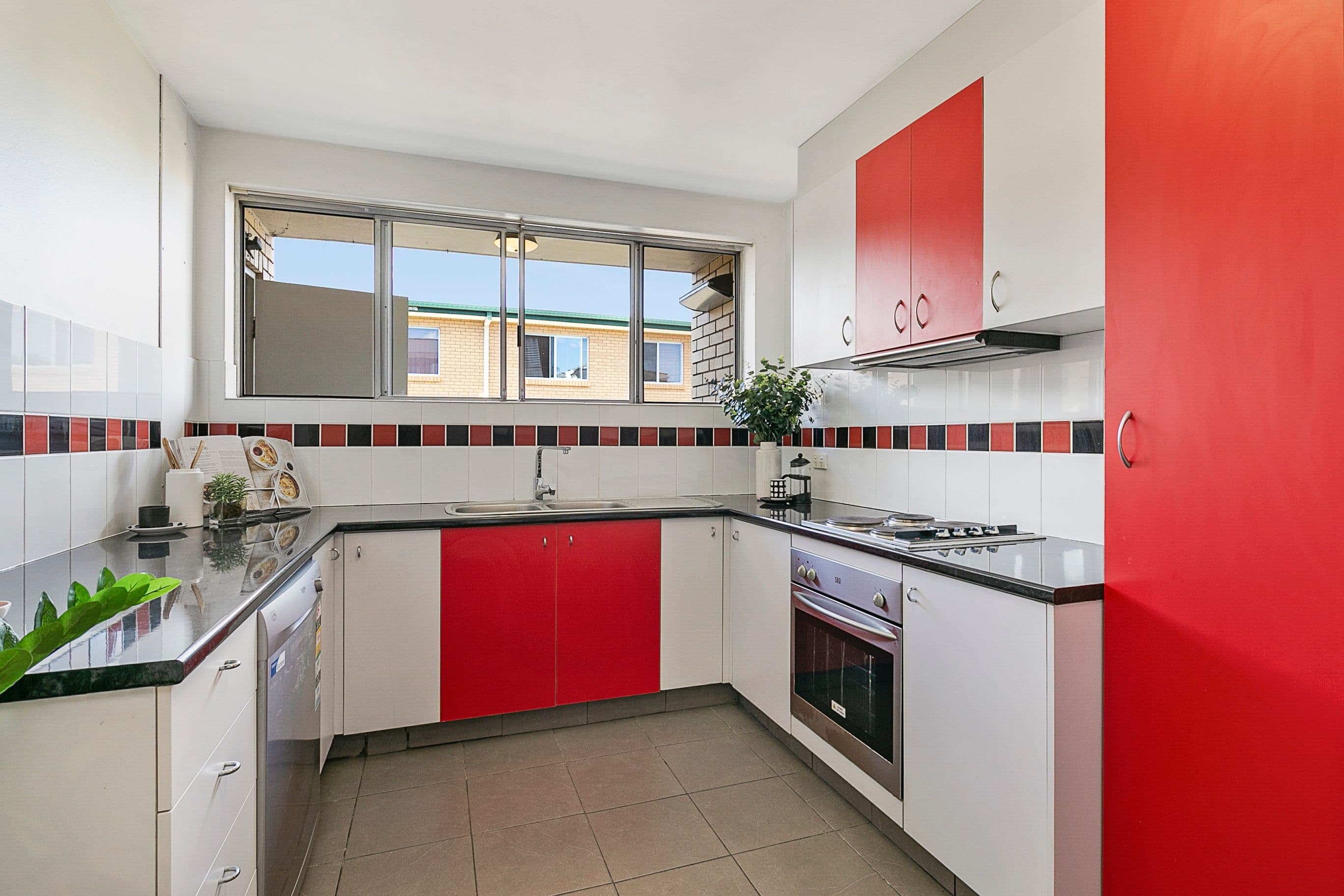 72 Kitchener Street, Coorparoo QLD 4151, Coorparoo - Thumbnail 5