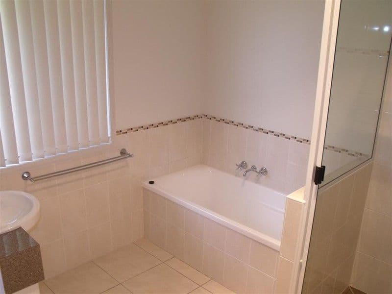 2 Sturt Court, GRACEMERE QLD 4702, Gracemere - Thumbnail 4
