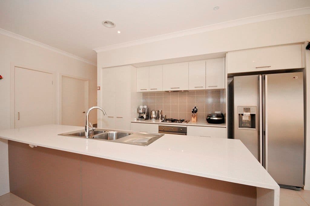 5 SAVARIS Court, CROYDON VIC 3136, Croydon - Thumbnail 3