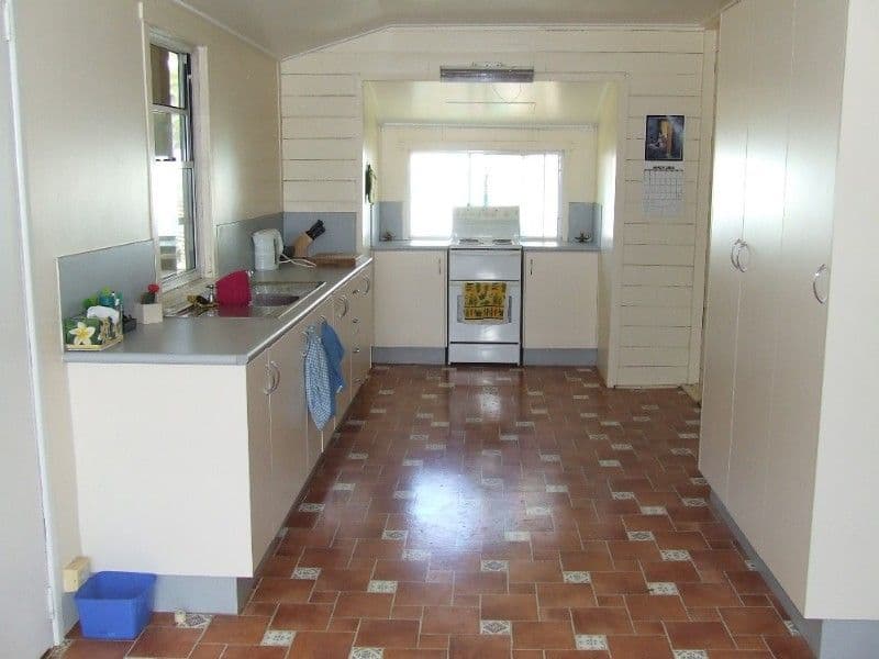 98 Cassowary Street, LONGREACH QLD 4730, Longreach - Thumbnail 3