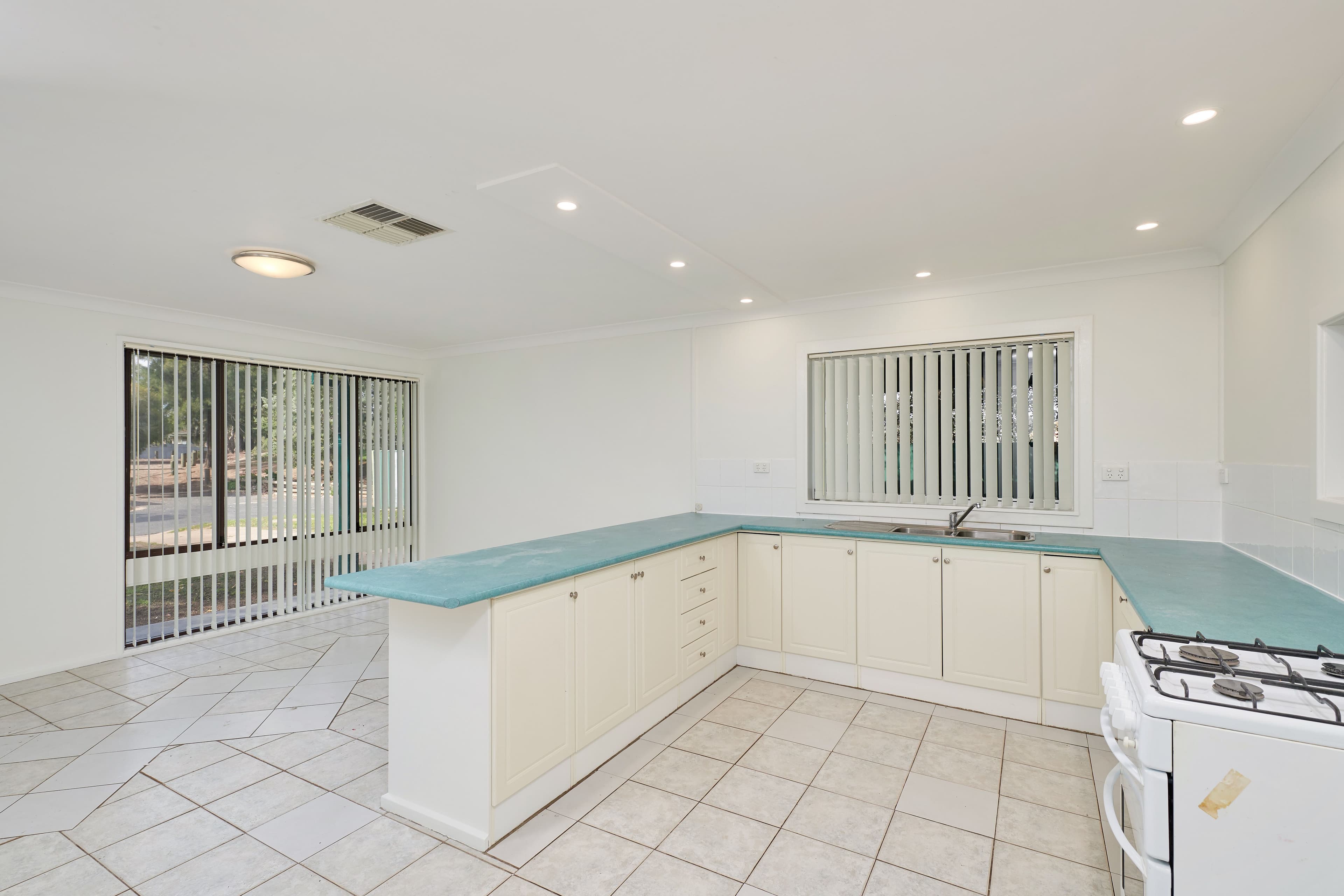 6 Nyrang Street, Tolland NSW 2650, Tolland - Thumbnail 8