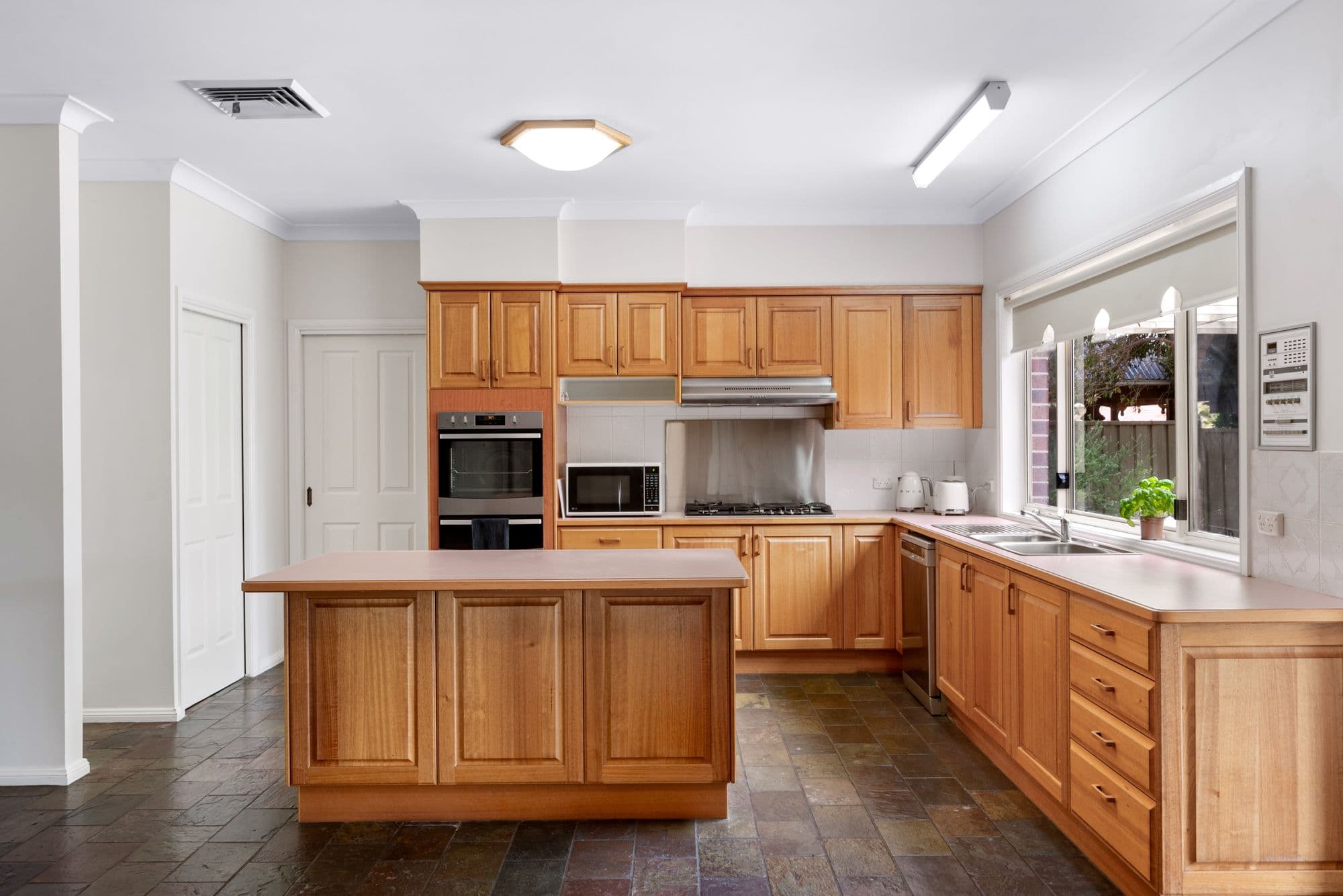 11 Lavender Close, Glenmore Park NSW 2745, Glenmore Park - Thumbnail 5
