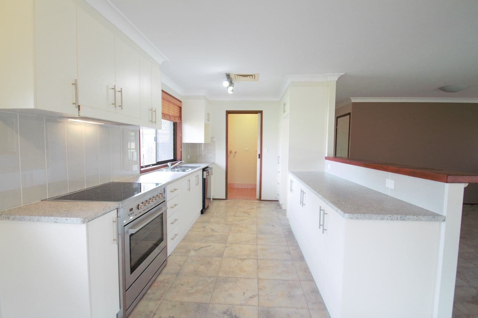 4 Elizabeth Street, Withcott QLD 4352, Withcott - Thumbnail 2