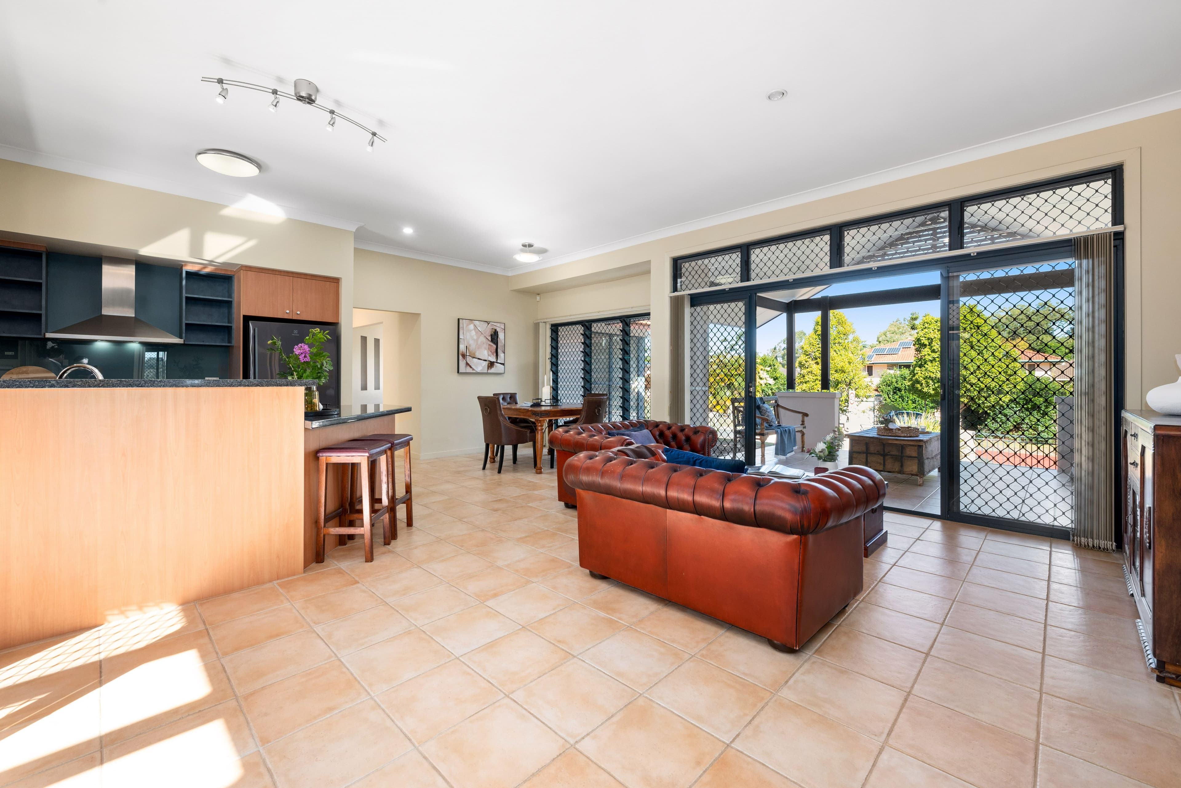 2 Woodland Street, Carindale QLD 4152, Carindale - Thumbnail 5