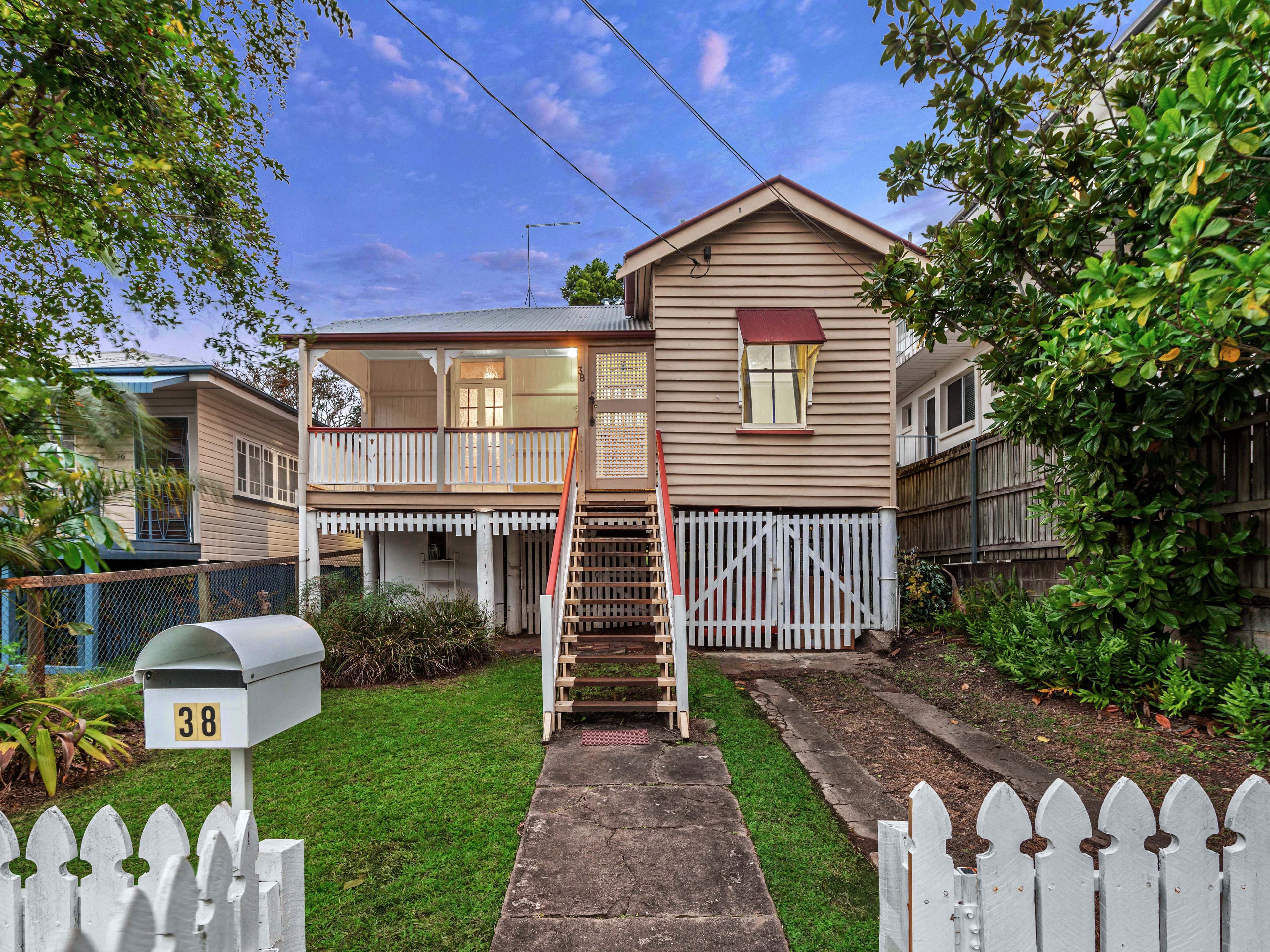 38 Beatrice Street, Hawthorne QLD 4171, Hawthorne - Image 1