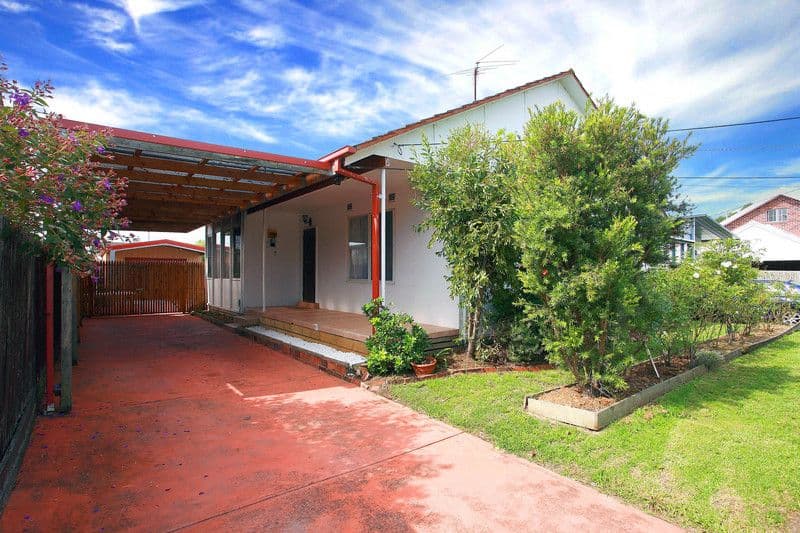 4 Stenocarpus Drive, DOVETON VIC 3177, Doveton - Image 1