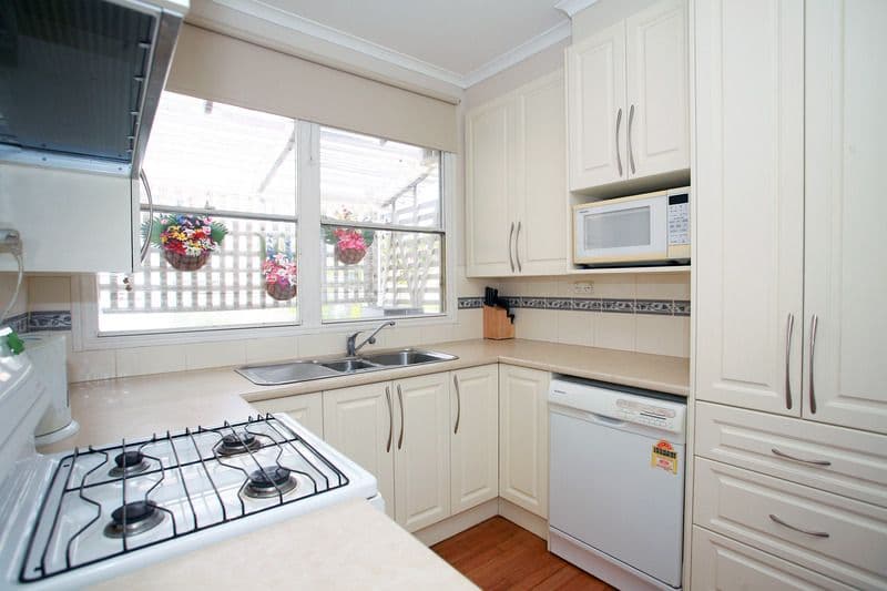 4 Stenocarpus Drive, DOVETON VIC 3177, Doveton - Thumbnail 6