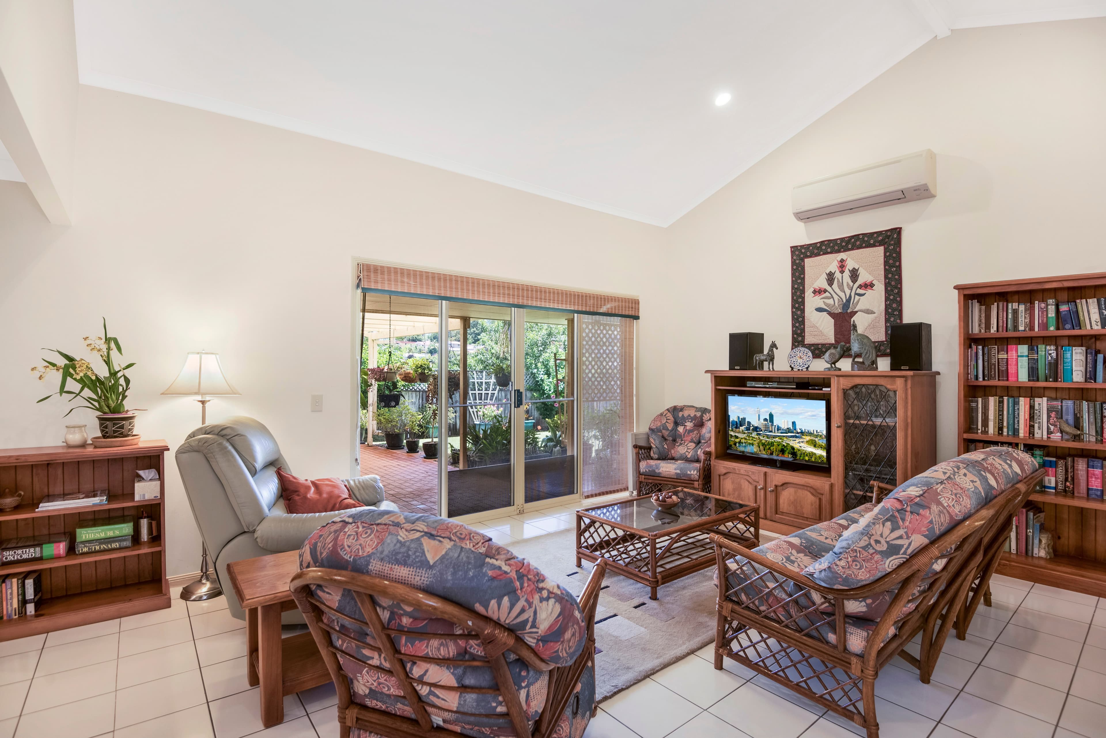 5 Glen Ayr Drive, Banora Point - Thumbnail 2