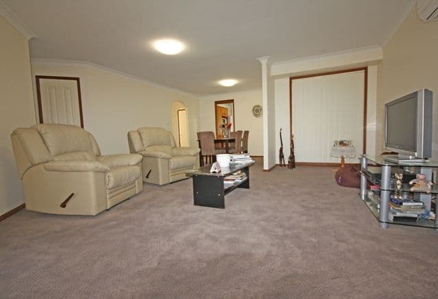 61  Southdown Road, ELDERSLIE NSW 2570, Elderslie - Thumbnail 4