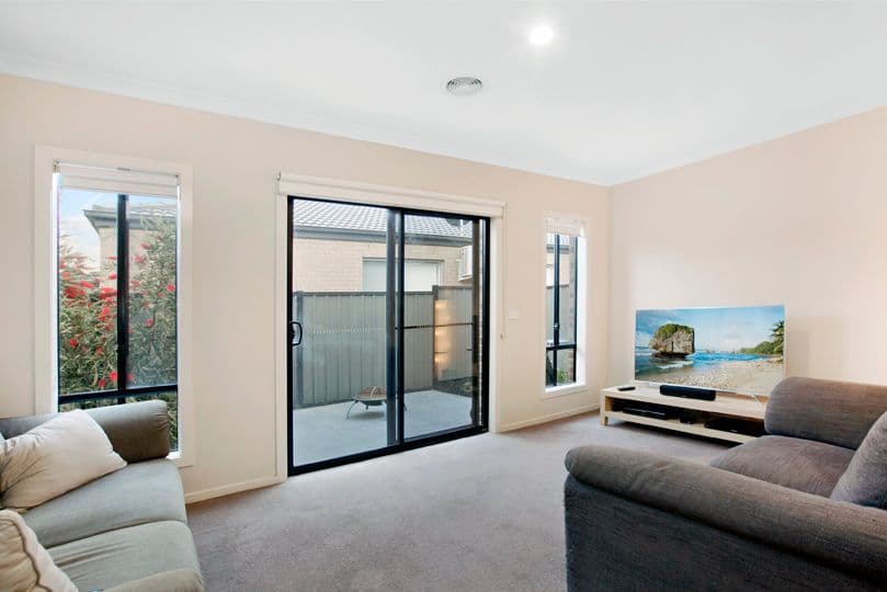 22 Barnell Street, Craigieburn VIC 3064, Craigieburn - Thumbnail 5