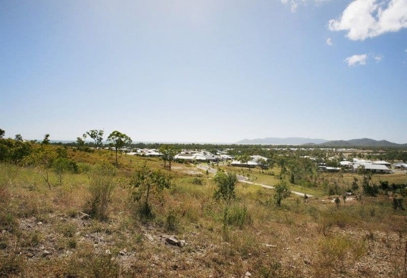 30 Minstrel Court, BUSHLAND BEACH QLD 4818, Bushland Beach - Thumbnail 3