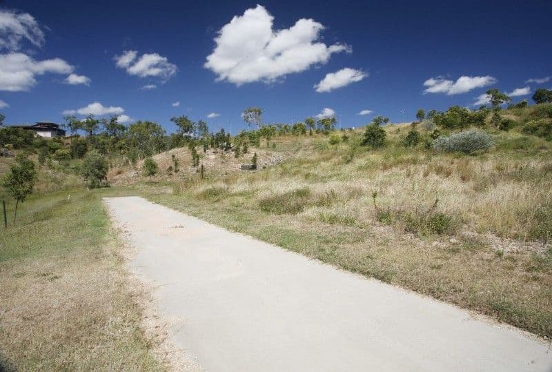 30 Minstrel Court, BUSHLAND BEACH QLD 4818, Bushland Beach - Thumbnail 4