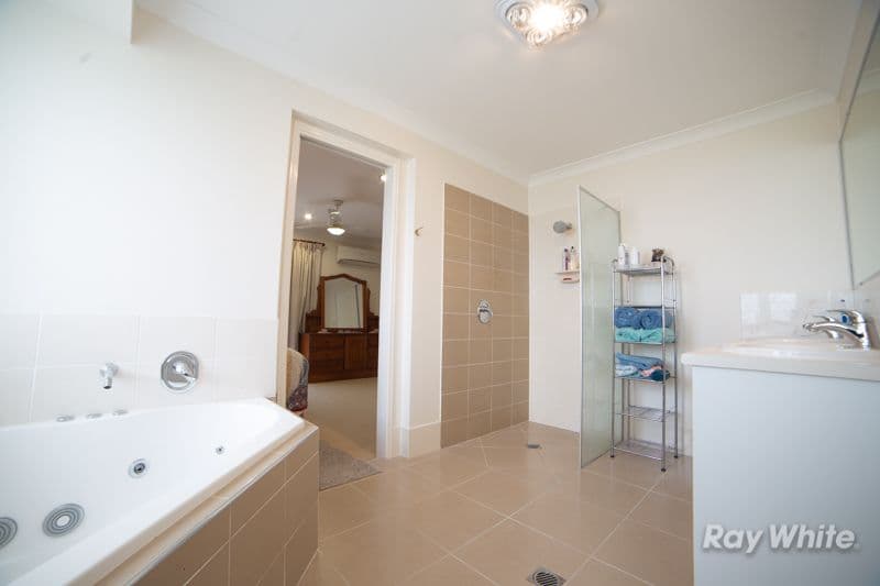 32 Grevillia Drive, Waterview Heights - Thumbnail 8