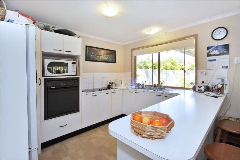 11 Colonsay Crescent, MERRIMAC QLD 4226, Merrimac - Thumbnail 2