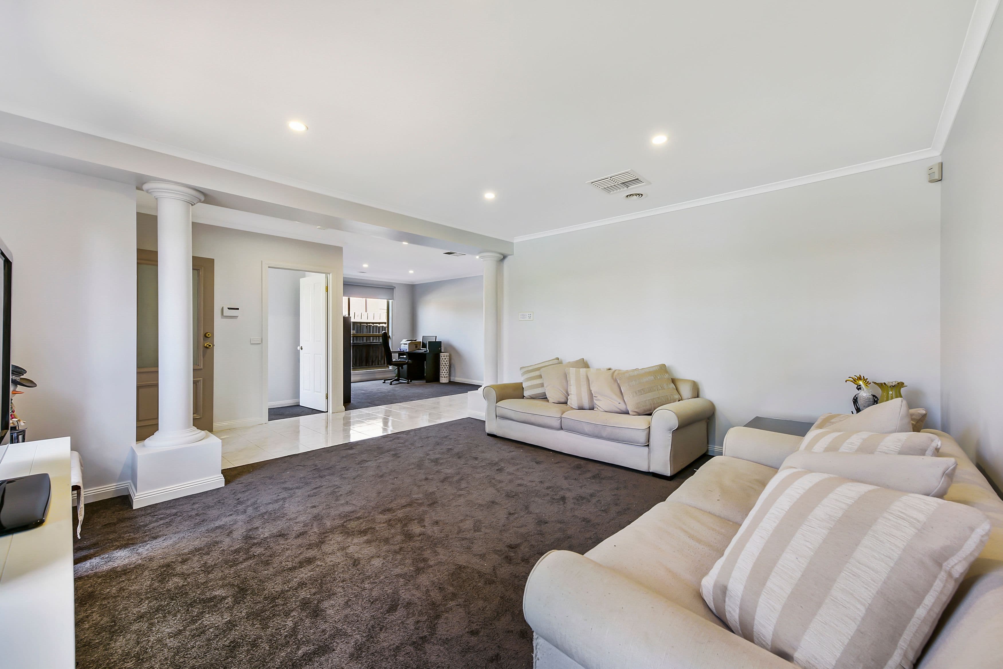 3 Plenty Close, Taylors Lakes VIC 3038, Taylors Lakes - Thumbnail 2