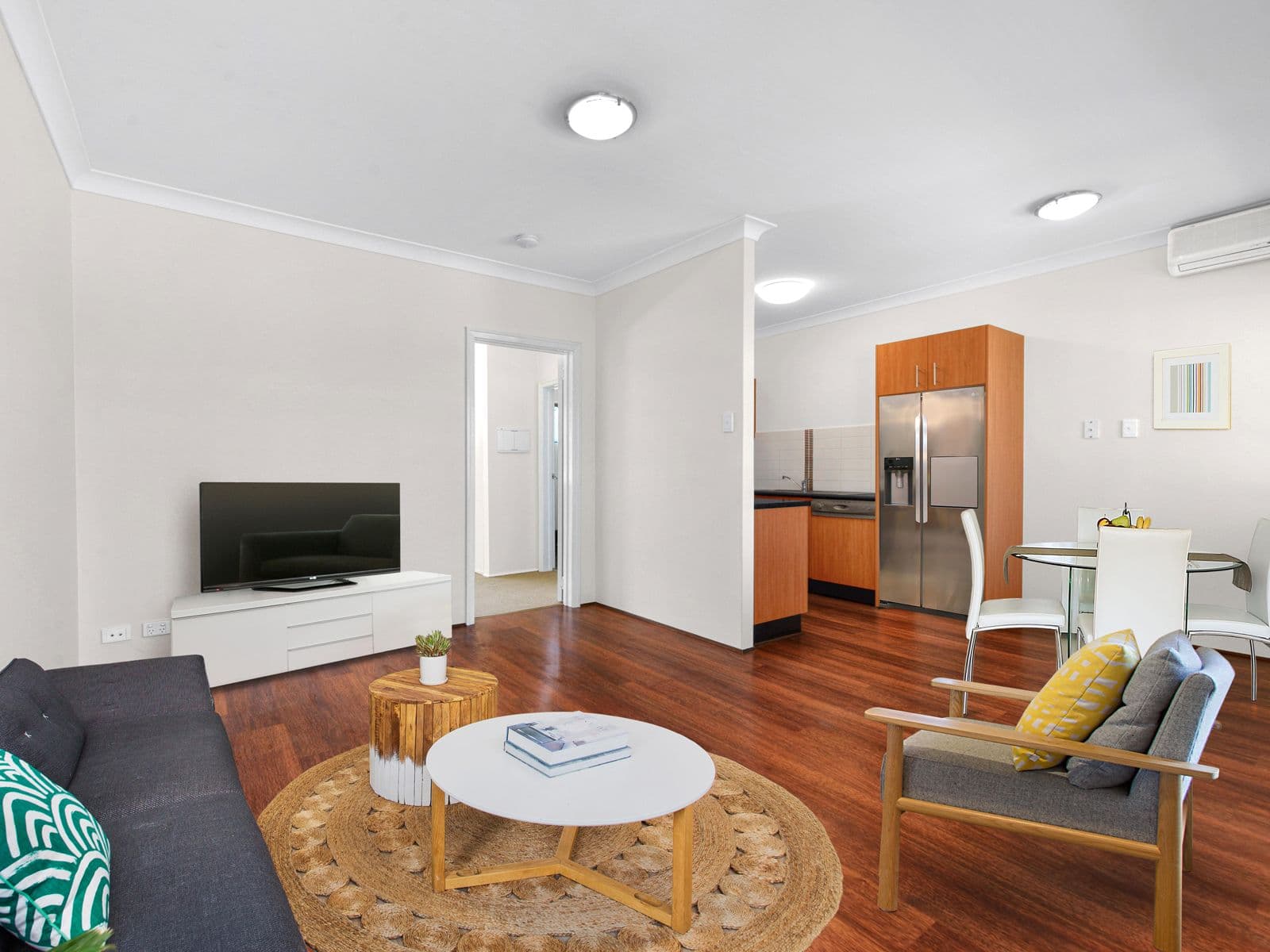 8 Kitchener Street, Coorparoo QLD 4151, Coorparoo - Thumbnail 2
