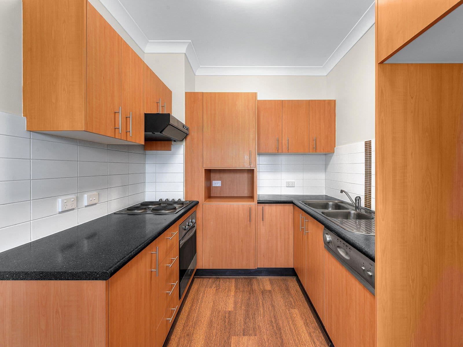 8 Kitchener Street, Coorparoo QLD 4151, Coorparoo - Thumbnail 4