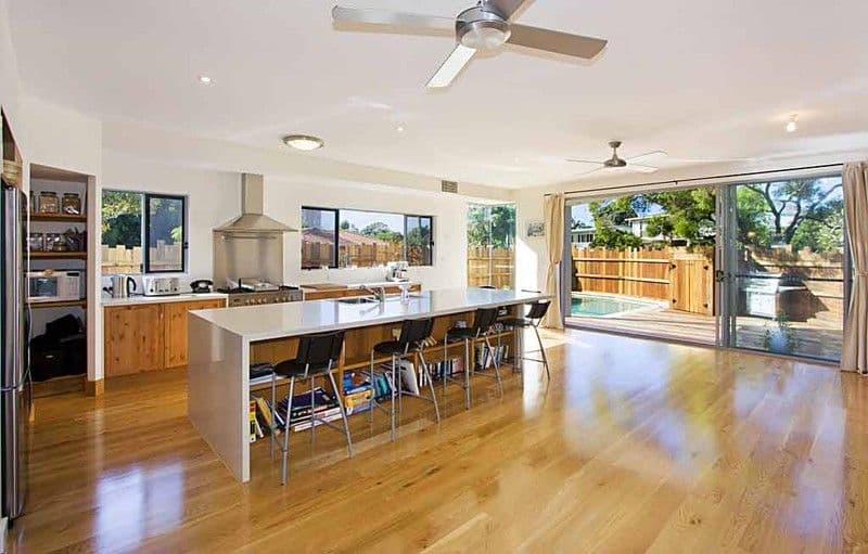 2 Joy Avenue, BURLEIGH HEADS QLD 4220, Burleigh Heads - Thumbnail 2