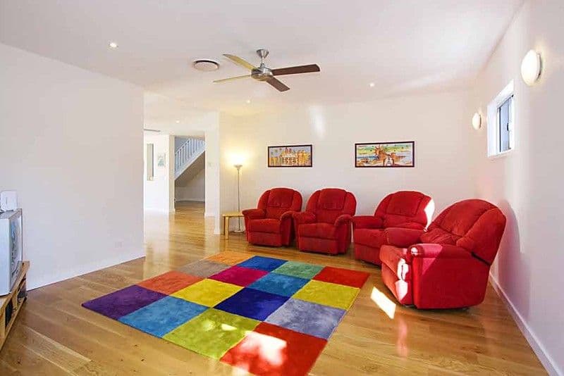 2 Joy Avenue, BURLEIGH HEADS QLD 4220, Burleigh Heads - Thumbnail 3
