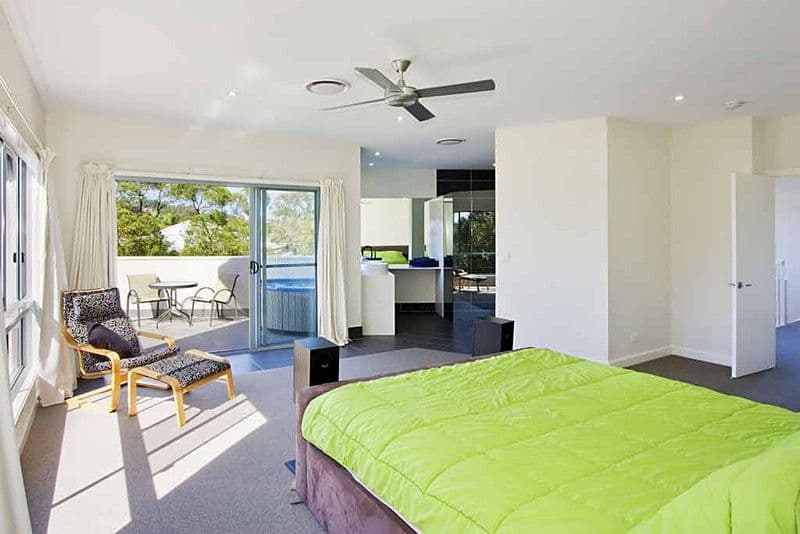 2 Joy Avenue, BURLEIGH HEADS QLD 4220, Burleigh Heads - Thumbnail 6