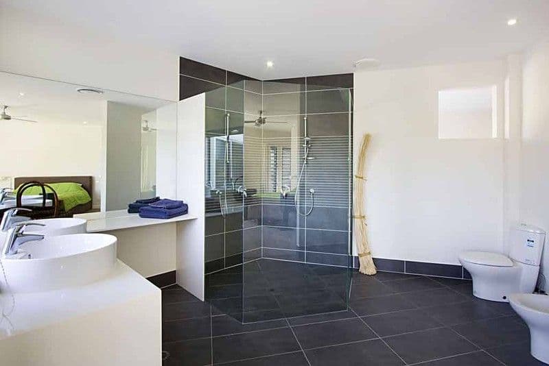2 Joy Avenue, BURLEIGH HEADS QLD 4220, Burleigh Heads - Thumbnail 7