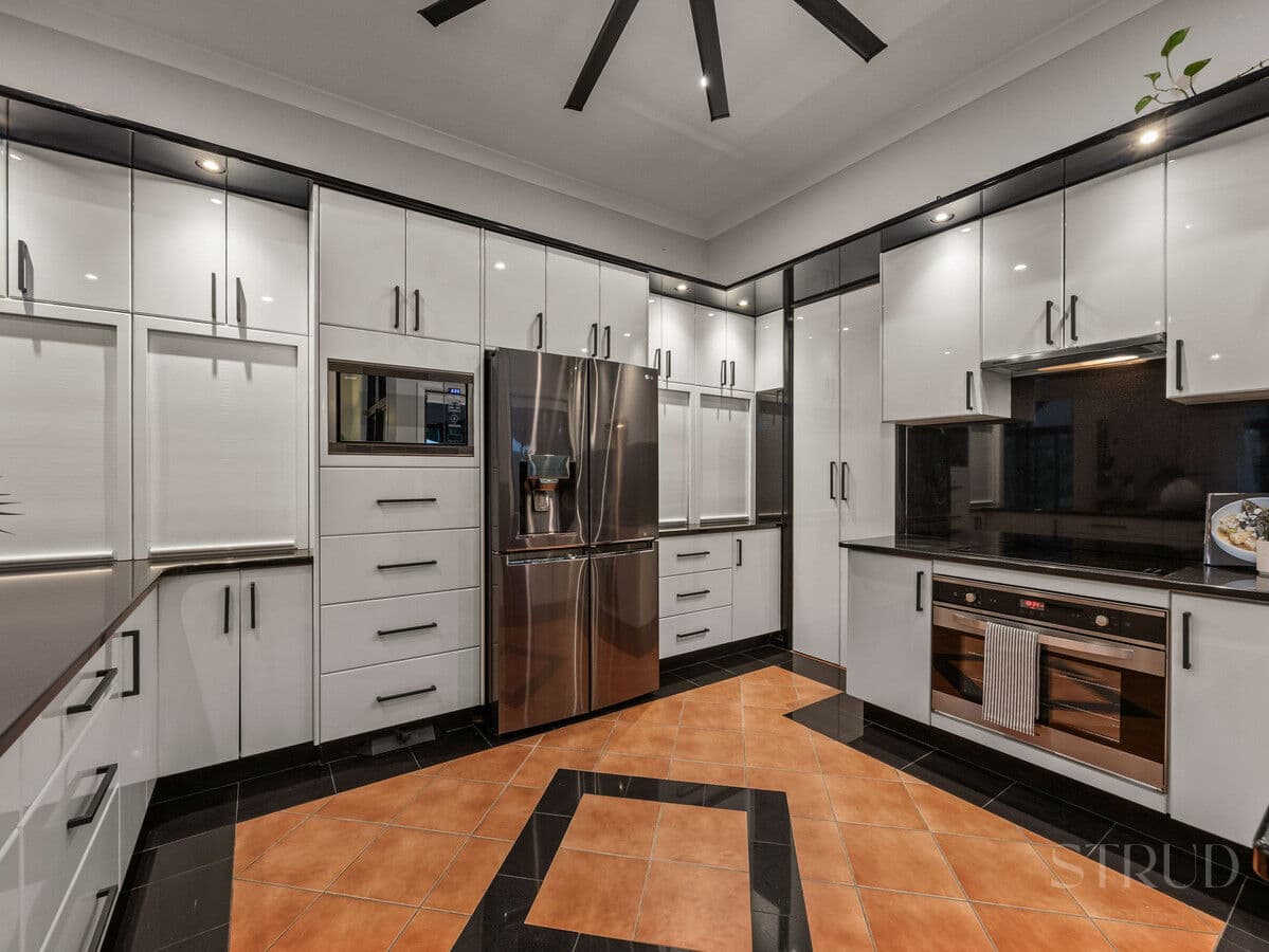 39 Phillip Crescent, Barellan Point QLD 4306, Barellan Point - Thumbnail 4