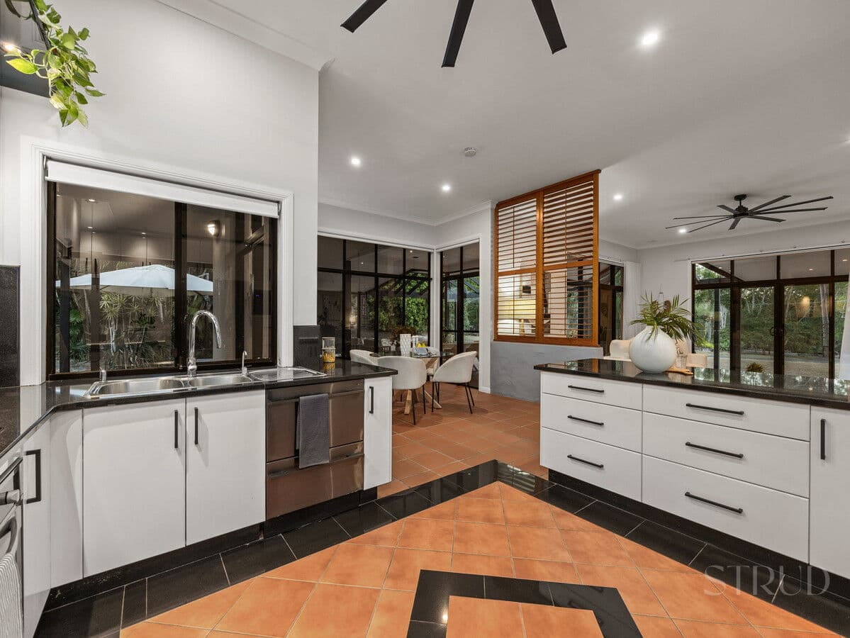 39 Phillip Crescent, Barellan Point QLD 4306, Barellan Point - Thumbnail 5