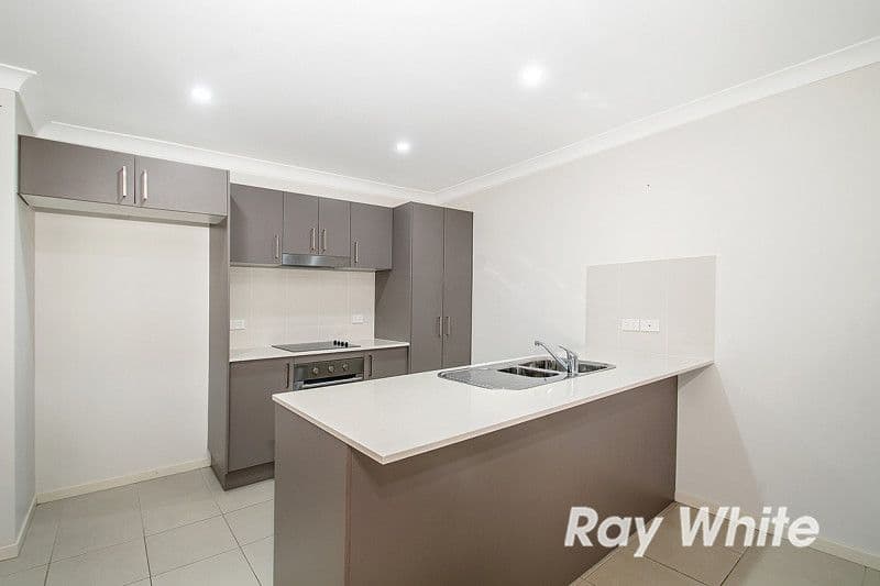 15 Voyager Court, Jordan Springs - Thumbnail 2