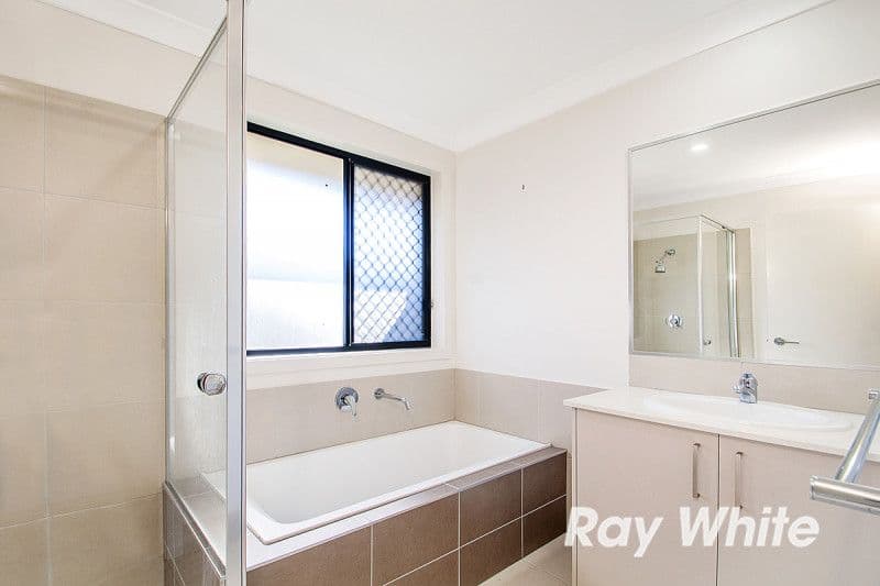 15 Voyager Court, Jordan Springs - Thumbnail 3