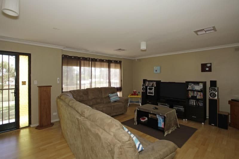 46 Williams Avenue, HACKHAM WEST SA 5163, Hackham West - Thumbnail 4