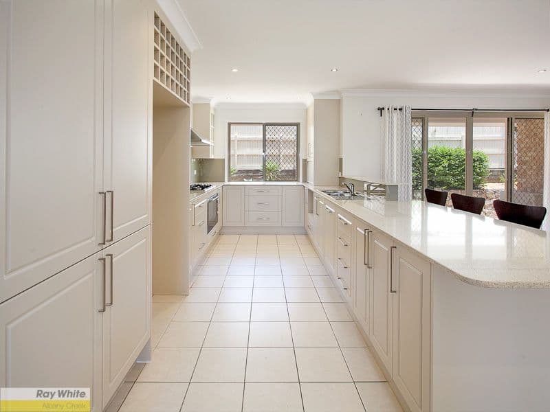30 Gleneagles Crescent, ALBANY CREEK QLD 4035, Albany Creek - Thumbnail 2