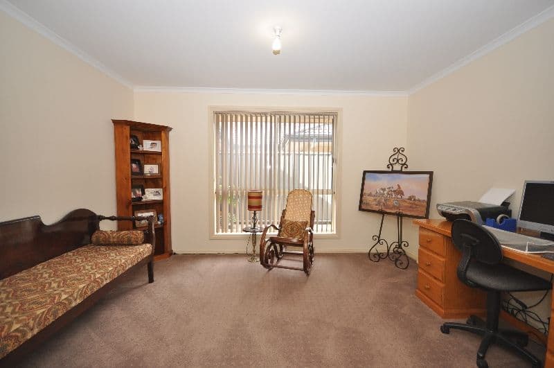 11 Jarrah Drive, MUNNO PARA WEST SA 5115, Munno Para West - Thumbnail 2