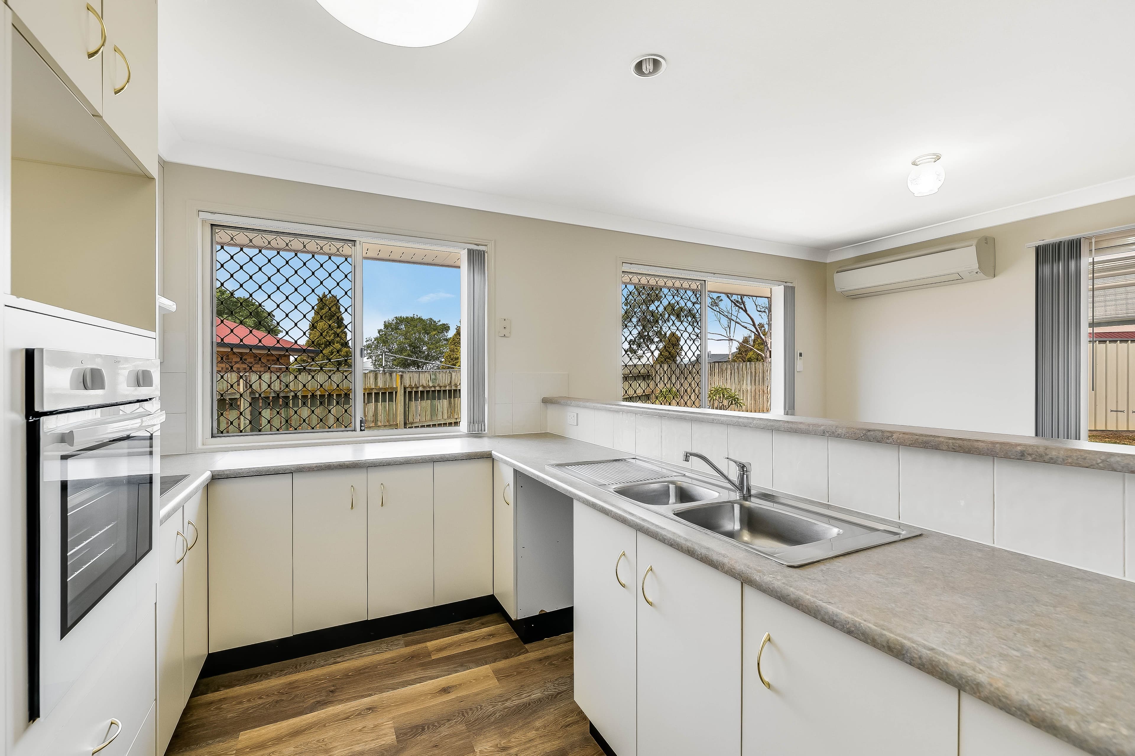 2 Elvery Court, Middle Ridge QLD 4350, Middle Ridge - Thumbnail 3